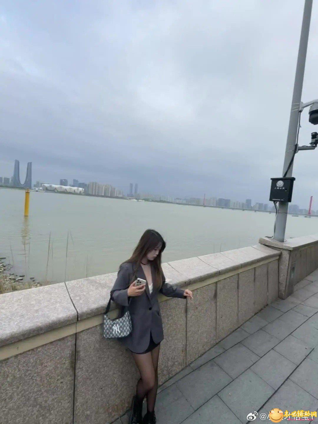 某博眼镜娘大赛