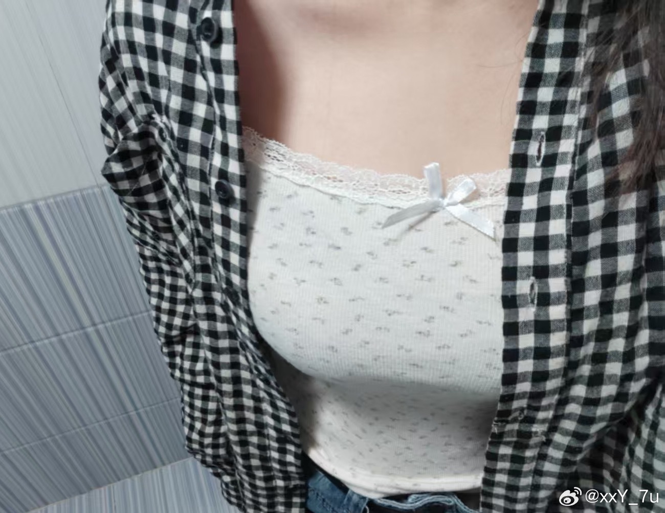 某博贴身内搭大赛